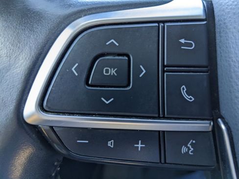 Used 2021 Toyota Highlander XLE image 26