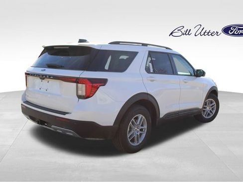 New 2026 Ford Explorer Active w/ Active Comfort Package image 3