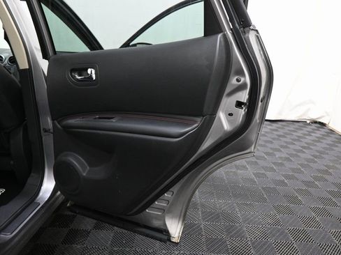 Used 2011 Nissan Rogue SV w/ SL Pkg image 23