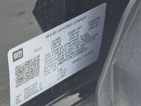 Used 2025 Chevrolet Trax LT image 29