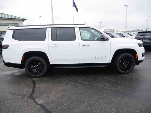 New 2025 Jeep Wagoneer L Series II w/ Convenience Group I image 22