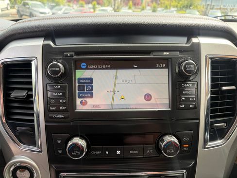 Used 2018 Nissan Titan SL w/ Chrome Package AWD/4WD image 20