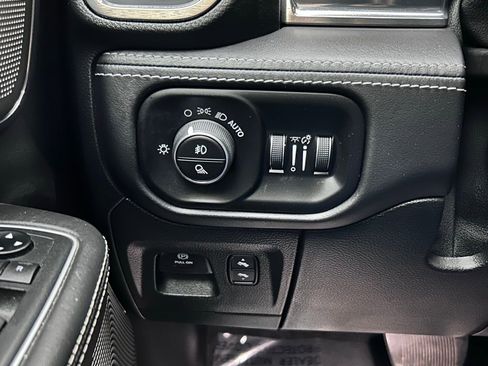 Used 2020 RAM 1500 Limited image 23