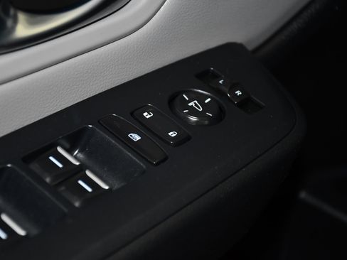 Used 2025 Honda Pilot Touring image 34