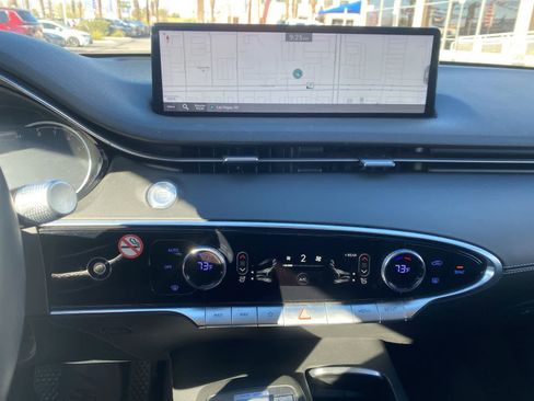 Used 2025 Genesis GV70 2.5T image 14