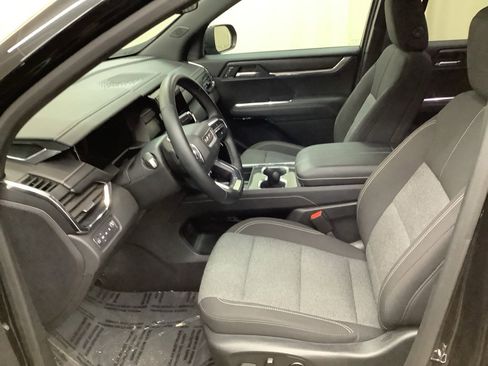 Used 2025 GMC Acadia Elevation image 16