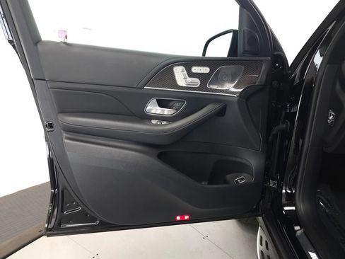 Used 2025 Mercedes-Benz GLS 63 AMG 4MATIC image 5