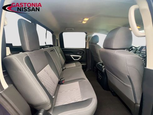 Used 2024 Nissan Titan SV w/ SV Convenience Package image 35
