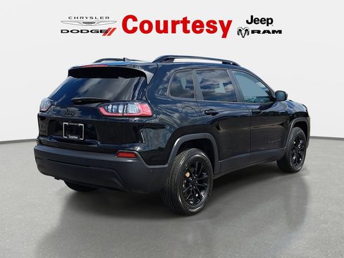Certified 2023 Jeep Cherokee Altitude Lux AWD/4WD image 4
