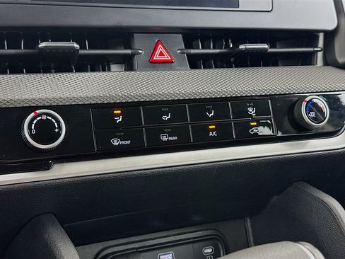 Used 2025 Kia Sportage LX image 23