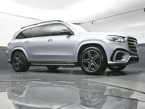 Used 2026 Mercedes-Benz GLS 450 4MATIC image 41