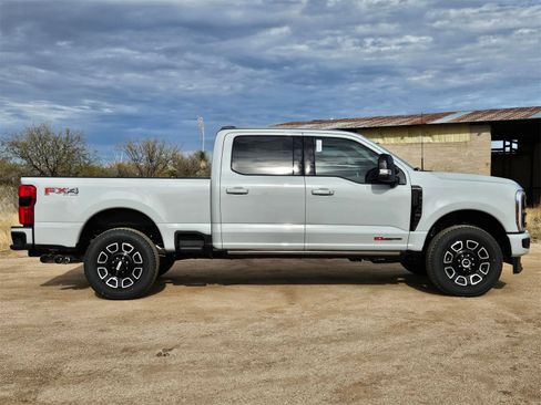 New 2026 Ford F250 Platinum image 4