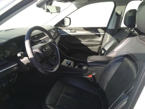 Used 2022 Jeep Grand Cherokee Limited 4xe w/ Luxury Tech Group II image 15