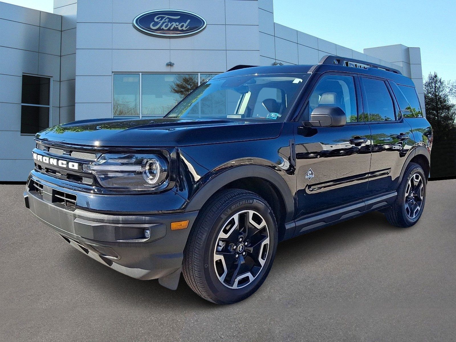 Certified 2024 Ford Bronco Sport Outer Banks w/ Tech Package AWD/4WD image 4