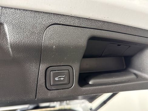 Used 2019 GMC Acadia SLT AWD/4WD image 32
