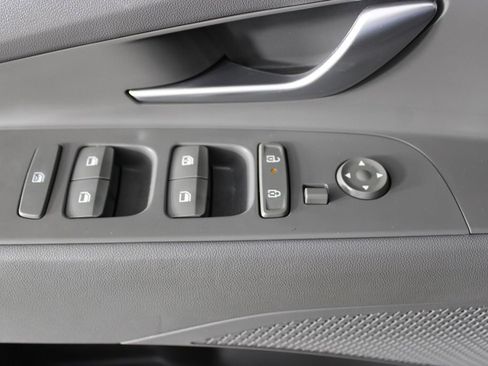 Certified 2024 Hyundai Elantra SEL FWD image 23