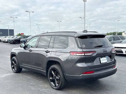 Used 2023 Jeep Grand Cherokee L Laredo AWD/4WD image 5