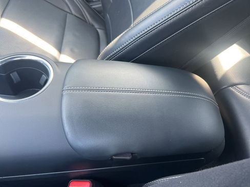Used 2025 Ford Mustang GT Premium RWD image 36