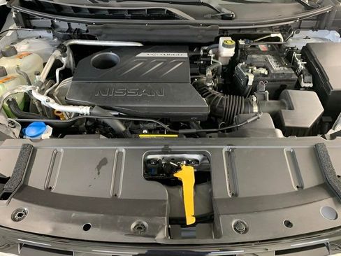 Used 2024 Nissan Rogue SV image 12