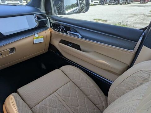 New 2026 Jeep Grand Wagoneer Summit AWD/4WD image 19