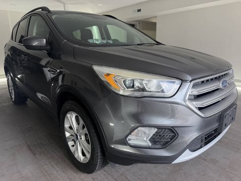 Used 2017 Ford Escape SE w/ Equipment Group 201A AWD/4WD image 9