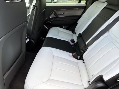 New 2026 Land Rover Range Rover Sport Dynamic SE AWD/4WD image 12