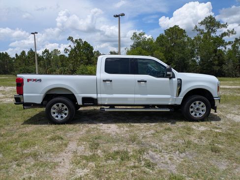 Used 2024 Ford F350 XLT w/ 360-Degree Camera Package AWD/4WD image 3