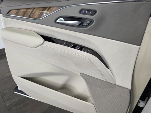 Used 2022 Cadillac Escalade Sport Platinum RWD image 22