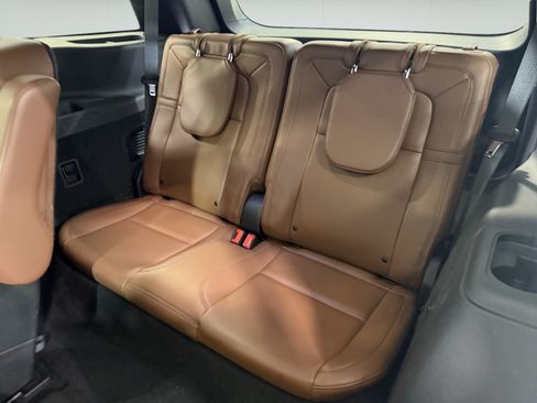 Used 2021 Lincoln Aviator Reserve w/ Class IV Trailer Tow Package RWD image 11