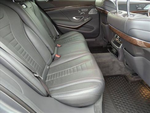 Used 2018 Mercedes-Benz S 560 Sedan image 20