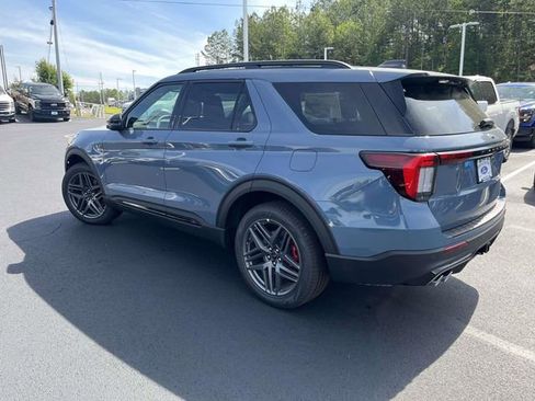 New 2026 Ford Explorer Active w/ Active Comfort Package RWD image 16