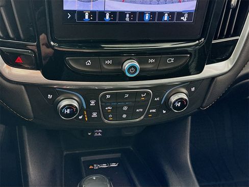 Used 2020 Chevrolet Traverse Premier image 10