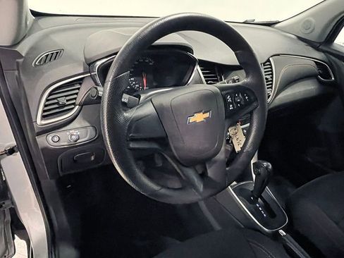 Used 2019 Chevrolet Trax LS FWD image 19
