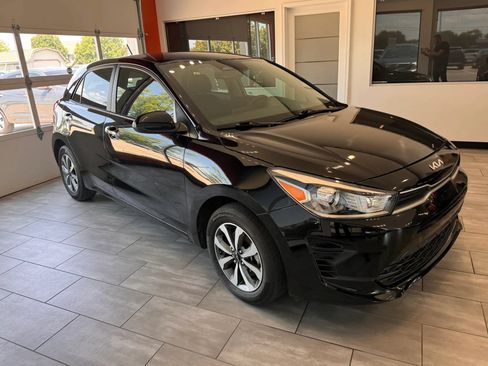 Used 2023 Kia Rio S w/ Technology Package FWD image 4