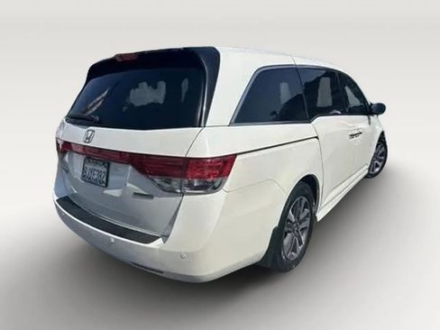 Used 2016 Honda Odyssey Touring Elite image 3