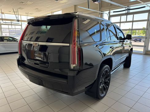 Used 2016 Cadillac Escalade Premium AWD/4WD image 5