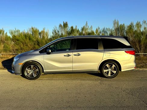 Used 2022 Honda Odyssey EX image 10
