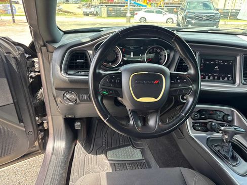 Used 2019 Dodge Challenger SXT RWD image 12