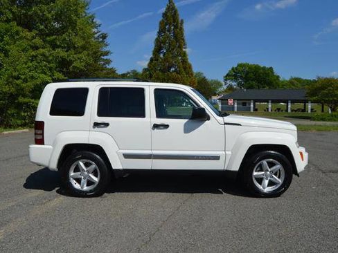 Used 2009 Jeep Liberty Limited w/ Premium Group AWD/4WD image 58