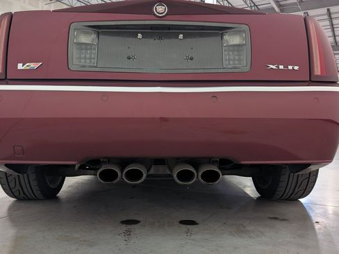 Used 2006 Cadillac XLR V RWD image 13