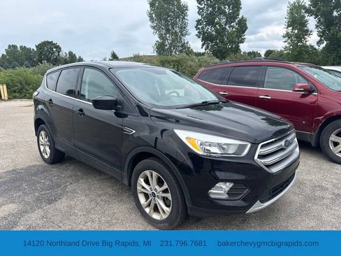 Used 2017 Ford Escape SE AWD/4WD image 1