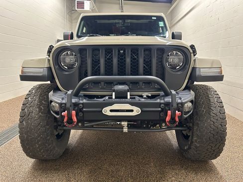 Used 2020 Jeep Gladiator Overland image 6