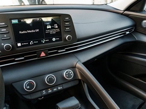 New 2026 Hyundai Elantra SE image 14