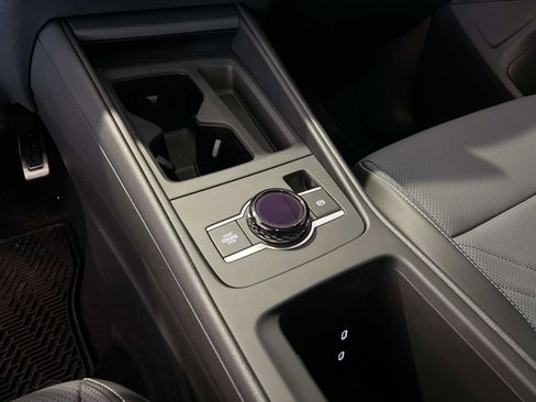 New 2026 Volkswagen Tiguan SE R-Line image 23