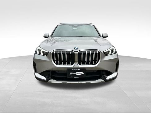Used 2025 BMW X1 xDrive28i image 3