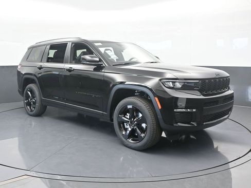 New 2025 Jeep Grand Cherokee L Limited w/ Black Appearance Package image 8