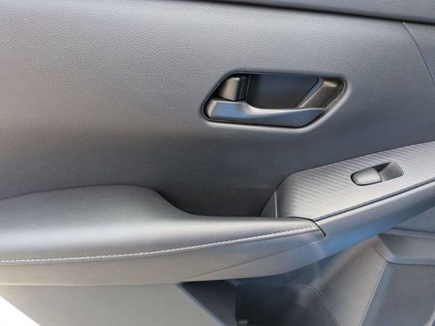 Used 2025 Nissan Sentra SV FWD image 25