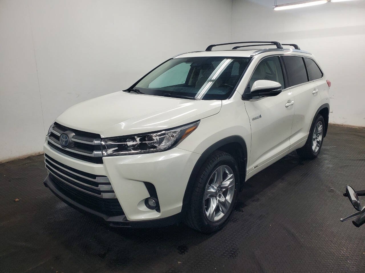 Used 2019 Toyota Highlander Limited AWD/4WD image 1
