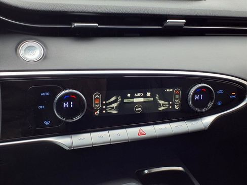 Used 2025 Genesis GV70 2.5T image 42