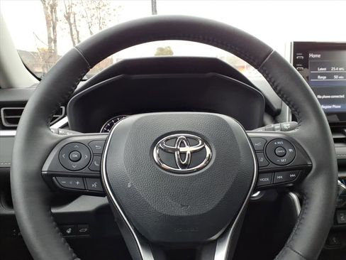 Certified 2022 Toyota RAV4 XLE image 31